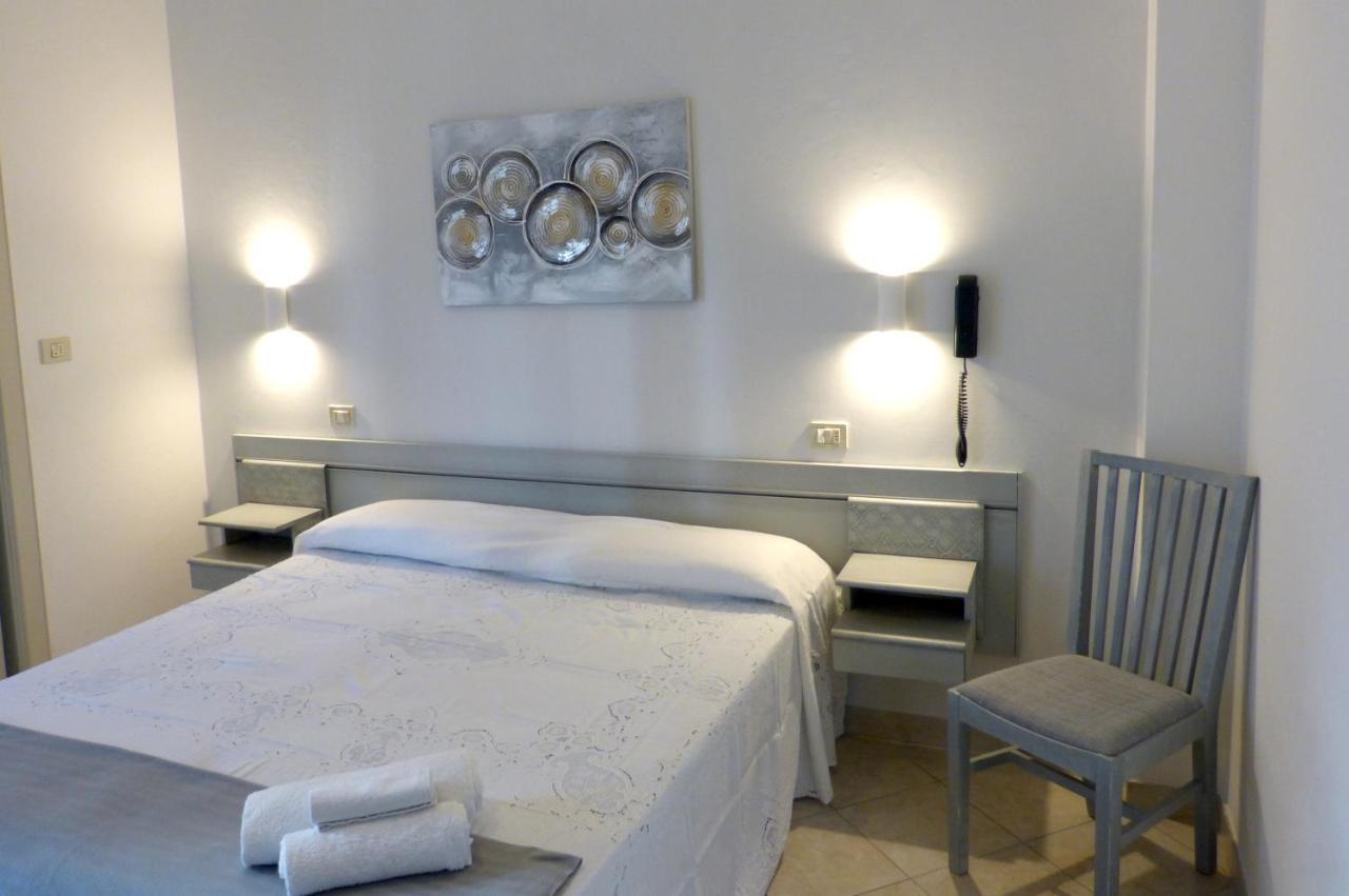 Hotel D'Annunzio Каттоліка Екстер'єр фото