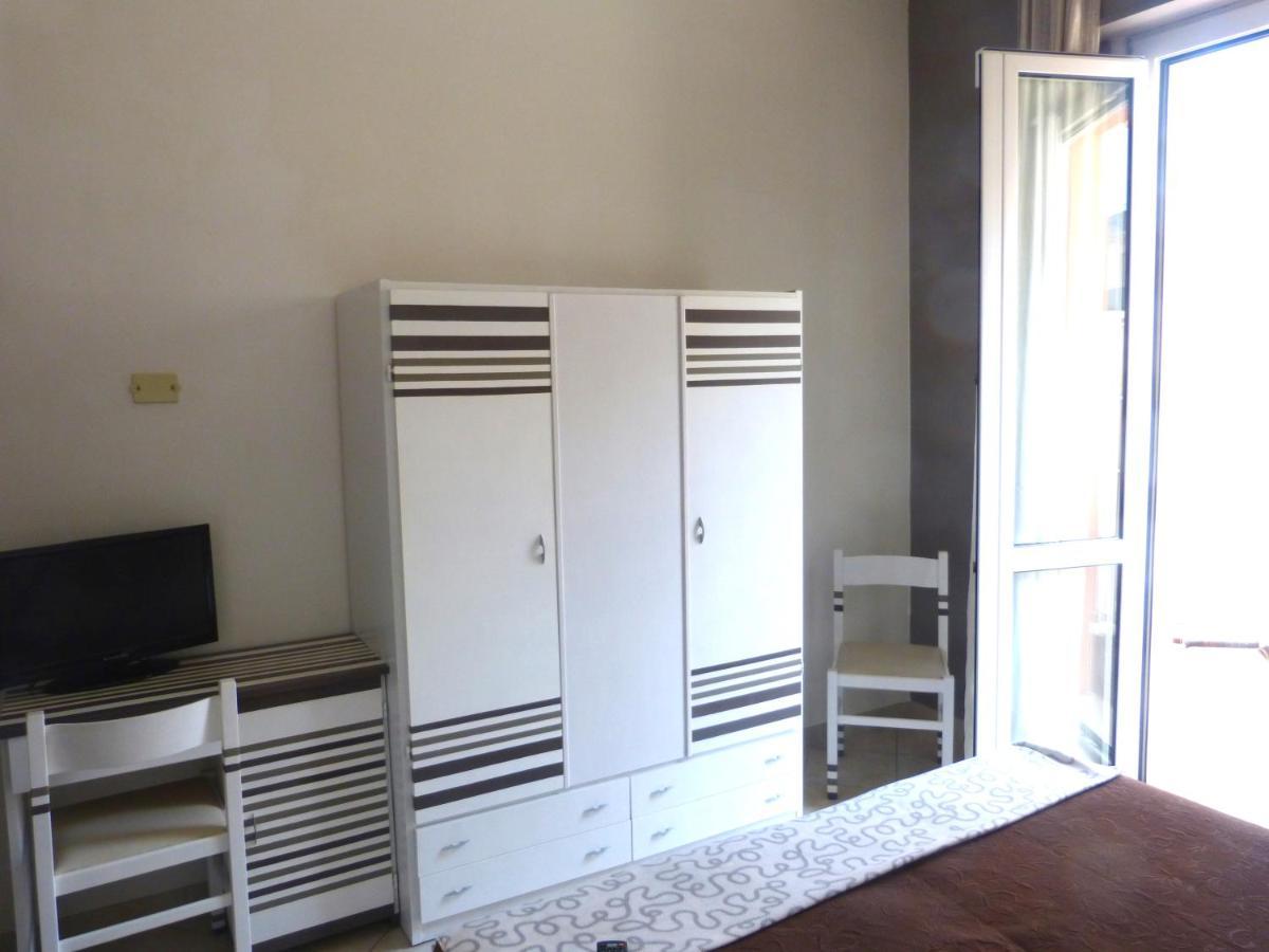 Hotel D'Annunzio Каттоліка Екстер'єр фото