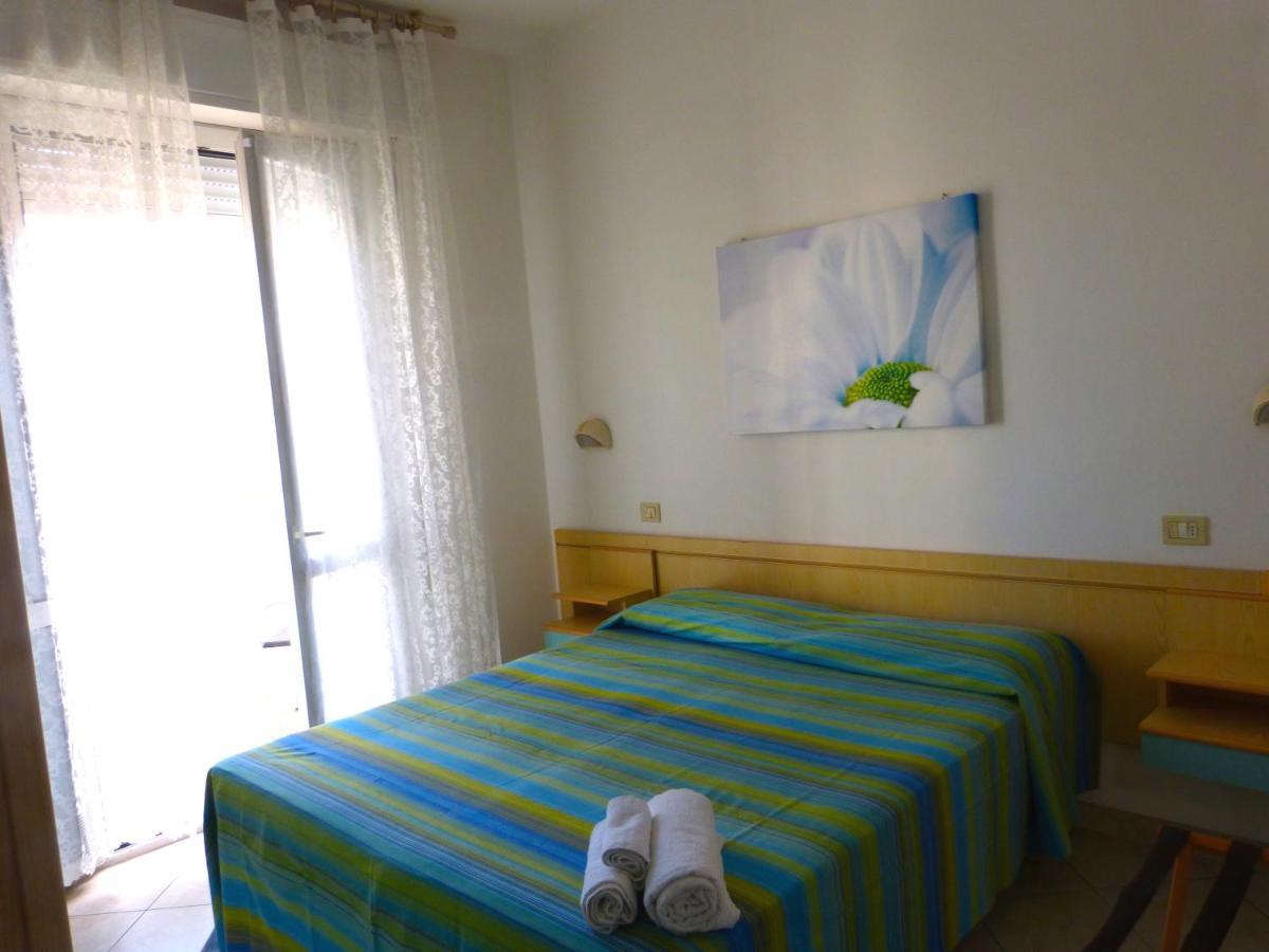 Hotel D'Annunzio Каттоліка Екстер'єр фото